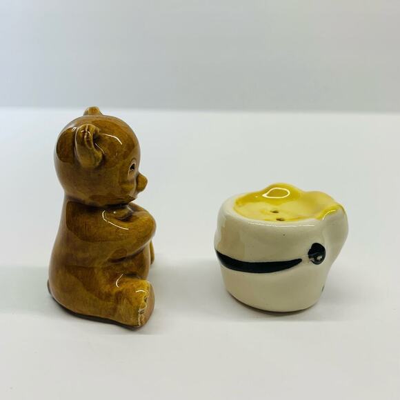 RARE! VTG Small Salt & Pepper Shaker Set Teddy Bear & Honey Pot Kitschy Cottage - Picture 3 of 8